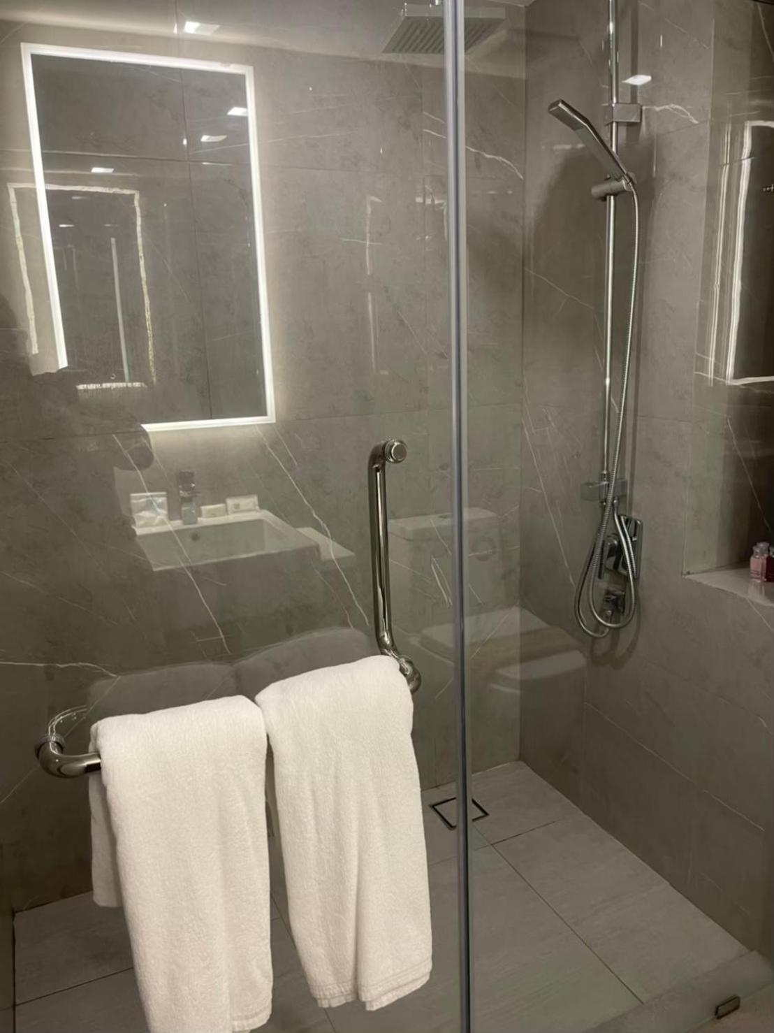 D2 Residences Huahin 华欣市中心近海滩近商场酒店式公寓可加床有连通房型 Quarto foto